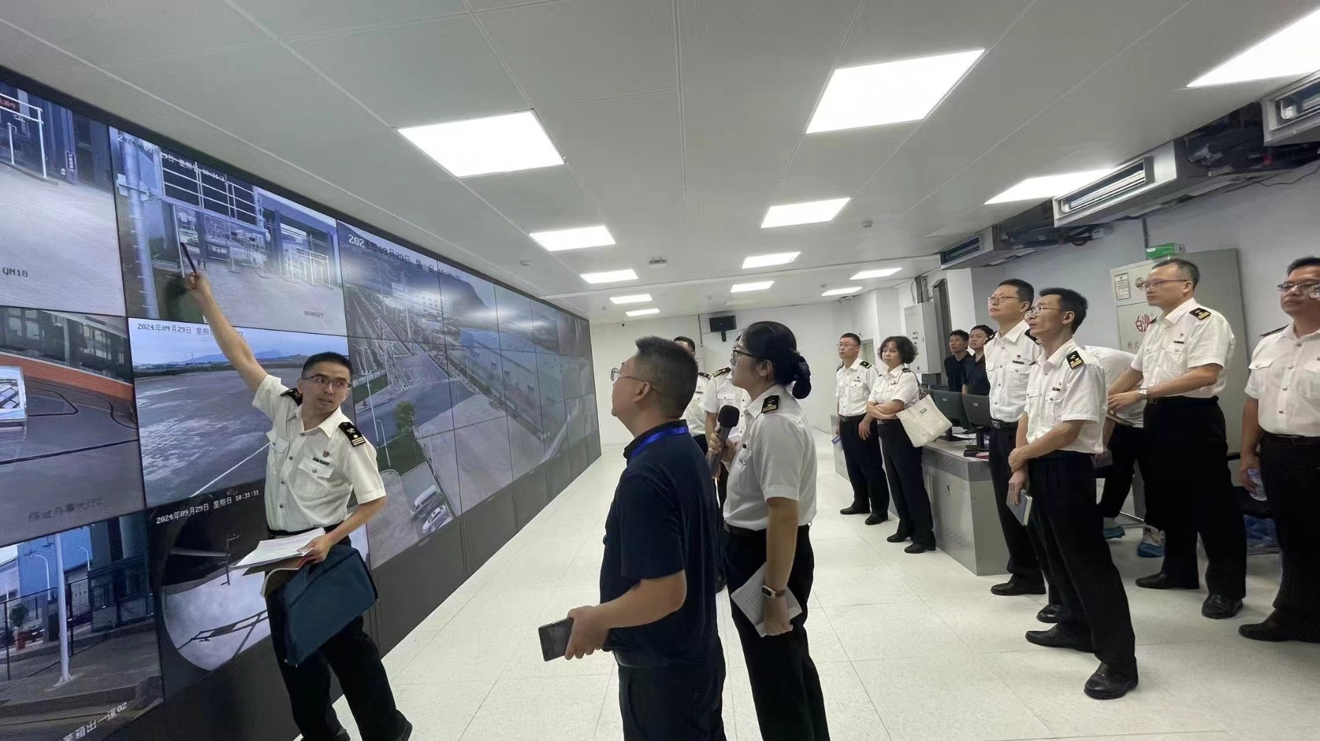 福州海关相关领导深入宁德保税物流中心（B保）项目调研，，，，，蔡慧铭拍摄3.jpg